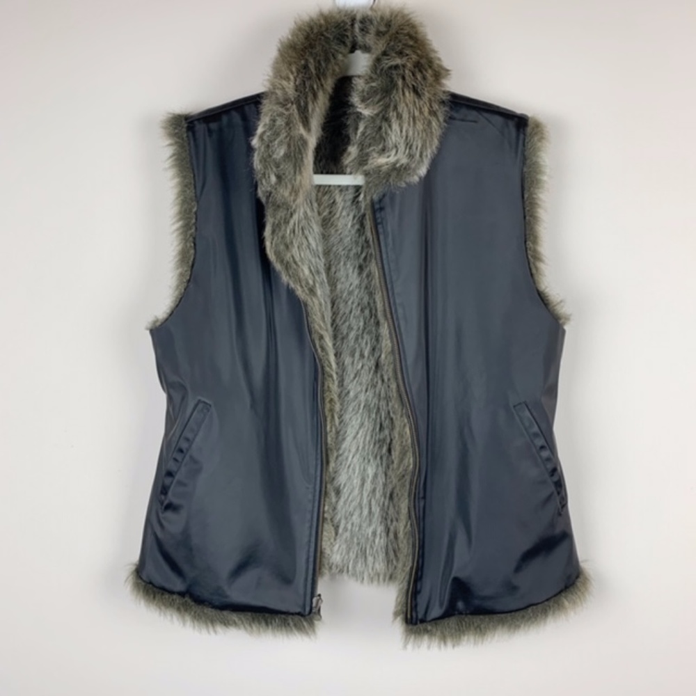 Nice Reversible Faux Fur Zip Front Vest